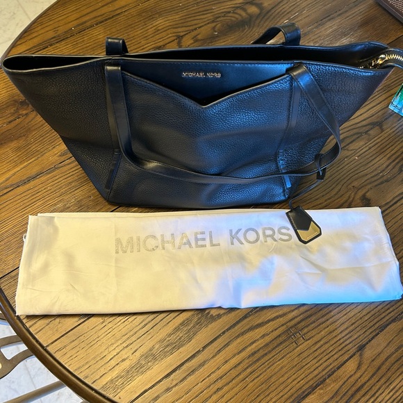 Michael Kors Whitney Large Tote - Picture 2 of 5
